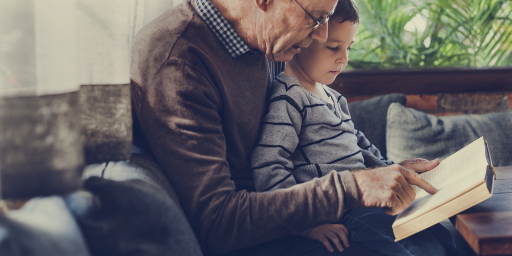 ずっと読みたい0才から100才の広告コピーのアイキャッチ