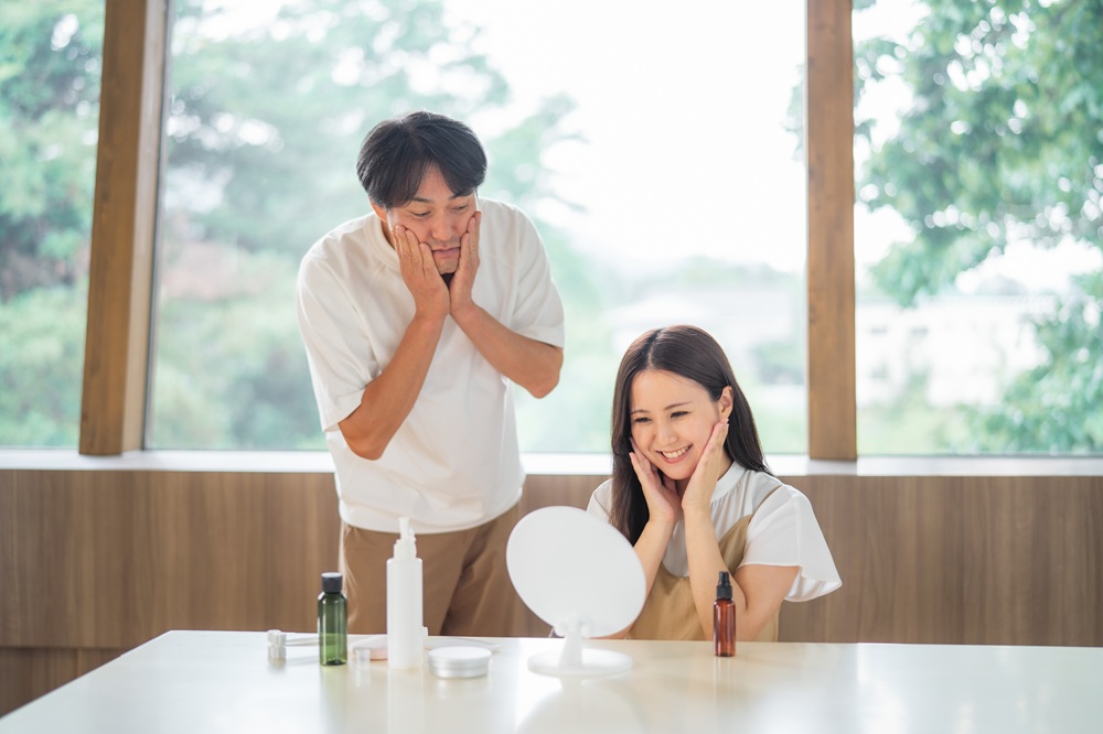 忙しい朝でも夫婦で取り入れられる！朝の時短スキンケアルーティンのアイキャッチ